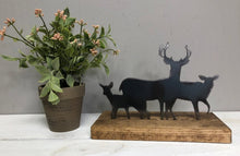 Load image into Gallery viewer, Deer Family Shelf Sitter
