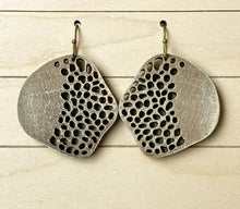 Load image into Gallery viewer, Half Wave Cutout Drop Earrings
