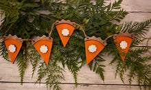Load image into Gallery viewer, Thanksgiving Tiered Tray set - fall decor - tiered tray decor - Pumpkin Pie Garland