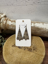 Load image into Gallery viewer, Snowflake Tree Earring
