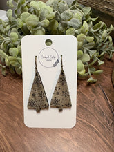 Load image into Gallery viewer, Snowflake Tree Earring
