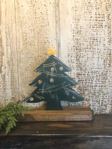 Christmas Decor - Christmas tree- Metal Decor - Shelf Sitter